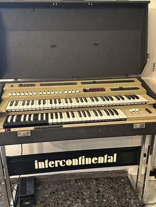 Viscount Imperial Dual keyboard