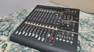 Yamaha N12 κονσόλα