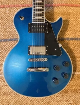 Chibson Les Paul Custom
