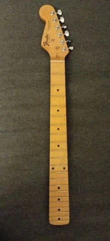 Made in Japan reversed neck stratocaster (όχι fender)