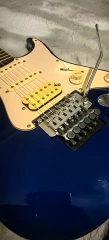 Fender Squier Stagemaster HSS + Fander Frontman 15W