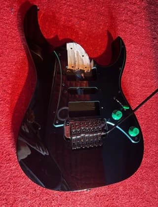 Ibanez Universe UV70P Body/Tremolo 