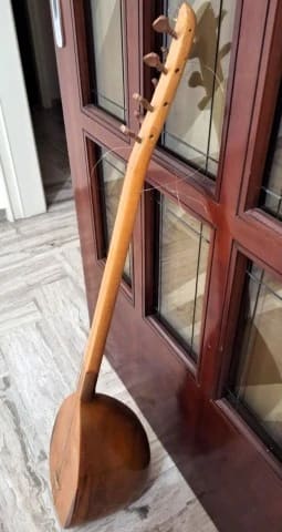 Ταμπουράς (Σάζι) μαζί με δερμάτινη θήκη