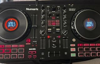 Numark Mixtrack Platinum FX + Virtual dj + θήκη 