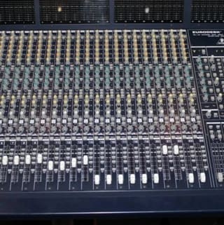 Eurodesk MX 9000