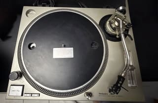 Technics SL-1200 MK2