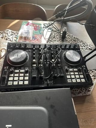 Traktor S4 MK2