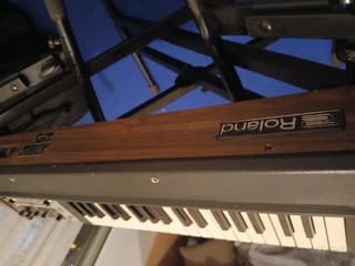 Roland sh 2000
