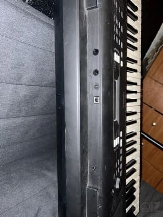 Yamaha PSR-E373