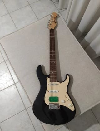 YAMAHA EG012