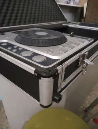 Stanton cd με flightcase +  2 cd c 303