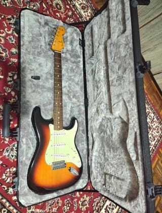 Fender Vintera ii 60s Stratocaster with mods, deluxe case and strap