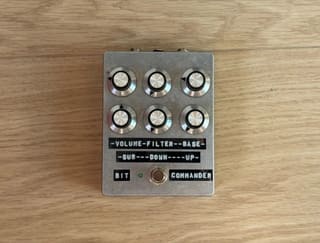 Κλώνος Earthquaker Devices Bit Commander