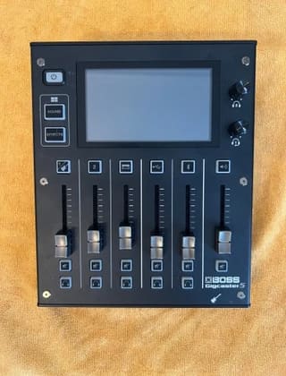Boss Gigcaster 5