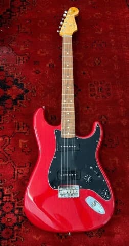 Fender Noventa Stratocaster Crimson Red Transparent