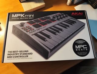 Akai Proffesional Midi Keyboard MPK Mini MK3 με 25 Γκρι