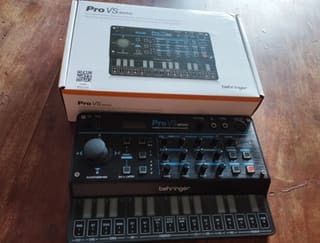 Behringer ProVsMini synth 