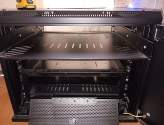Lanberg Eπιτοίχιο Rack 9U με πόρτα(Μεταλλικό)
