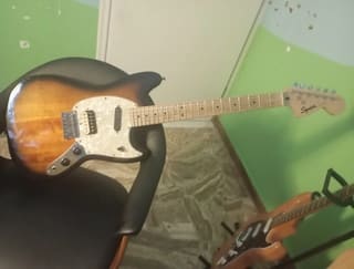 Squire sonic mustang sunburst kurt cobain mod