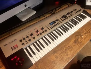 MINT- KORG KingKORG (1st Gen Champagne Gold)