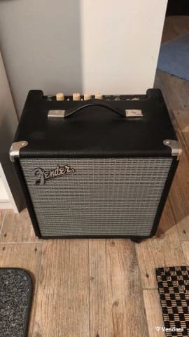 Ενισχυτής μπάσου Fender Rumble 25W και ακουστικά Roland