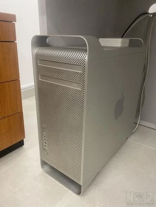 Mac Pro 3.1 (Early 2008) μαζί με Display