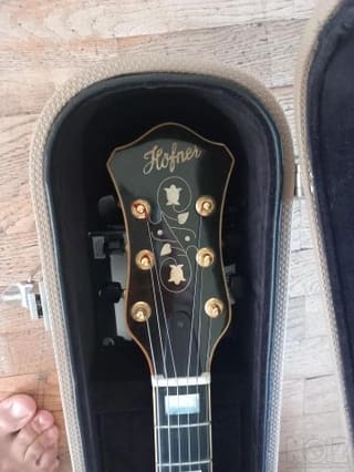 Hofner New President Vintage