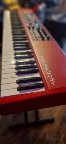 Nord electro 5d 73 με hard case