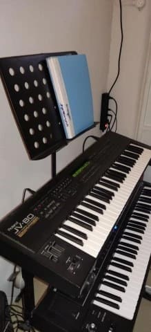 Roland jv80