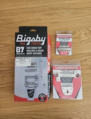 Bigsby B7 with Vibramate V7 and string spoiler