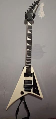 Jackson JS32