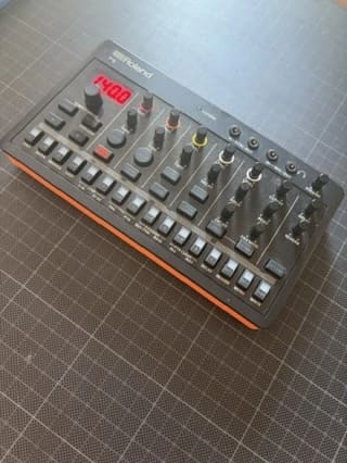 Roland Aira Compact T-8