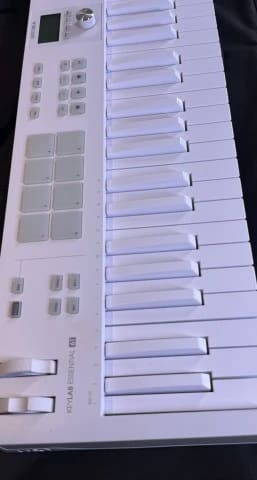 Arturia KeyLab Essential MK3 (Alpine White)