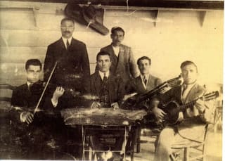 Ζητείται Μπουζούκι ή Παραδοσιακό Βιολί για Ρεμπέτικο/Σμυρναίικο Ντουέτο (Θεσσαλο