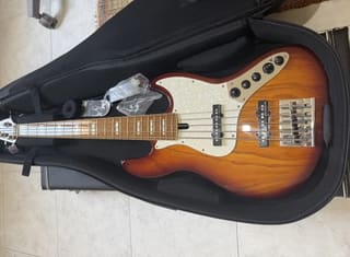 Sire Marcus Miller V8 5st sunburst