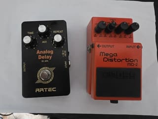 Boss MD-2 Mega Distortion και Artec Analog Delay
