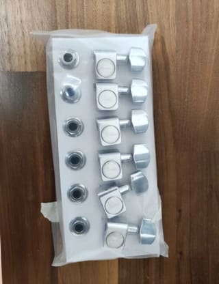 Fender Stratocaster tuners