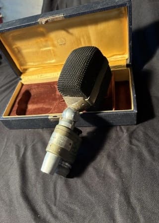 AKG D20