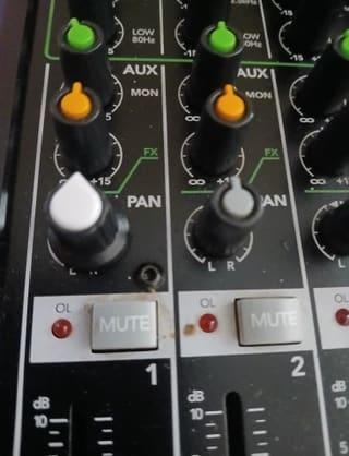 Mackie ProFX8 v2