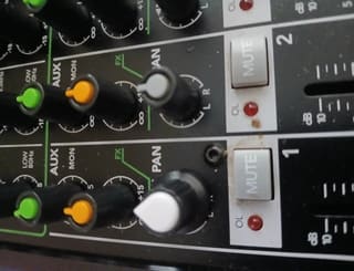 Mackie ProFX8 v2