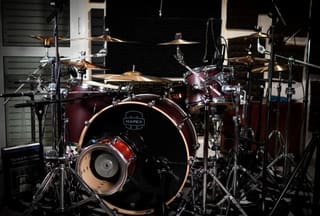 Drummer ψάχνει...