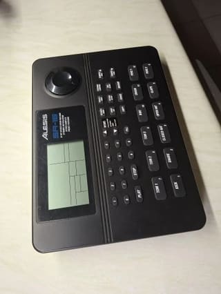 Alesis SR-16