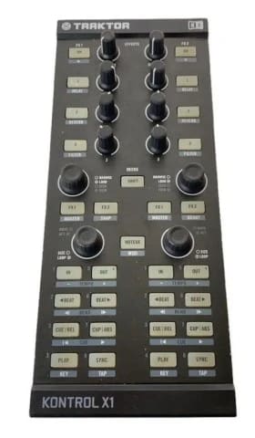 Native Instruments Traktor Kontrol X1 MK2 DJ Controller