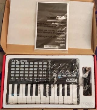 AKAI APC Key25  Midi Controller