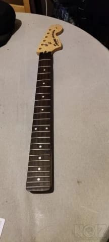 Ταστιέρα Fender Squier Stratocaster