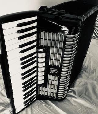 ΑΚΟΡΝΤΕΟΝ Hohner 120 bass Keys  - Γερμαν