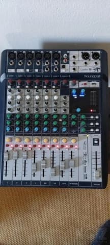 Κονσόλα φορητη Soundcraft Signature 10