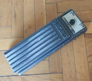 BOSS FV-200 Vintage stereo volume pedal.