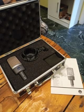 AKG C 214