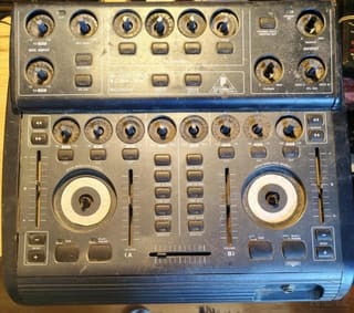Behringer B-Control Deejay BCD2000